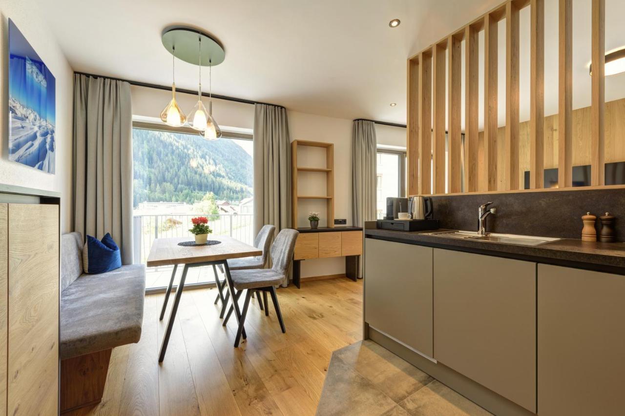 Haus St Anton - Incl Gratis Premium Sommerkarte Sankt Anton am Arlberg Exteriör bild