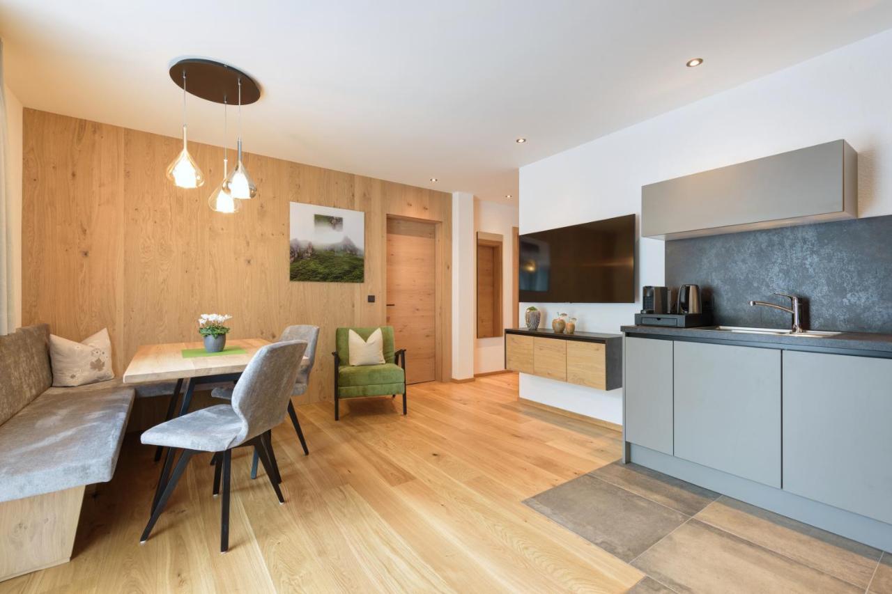Haus St Anton - Incl Gratis Premium Sommerkarte Sankt Anton am Arlberg Exteriör bild